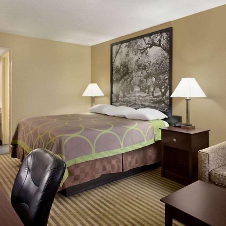 Super 8 By Wyndham Ruston Exterior foto