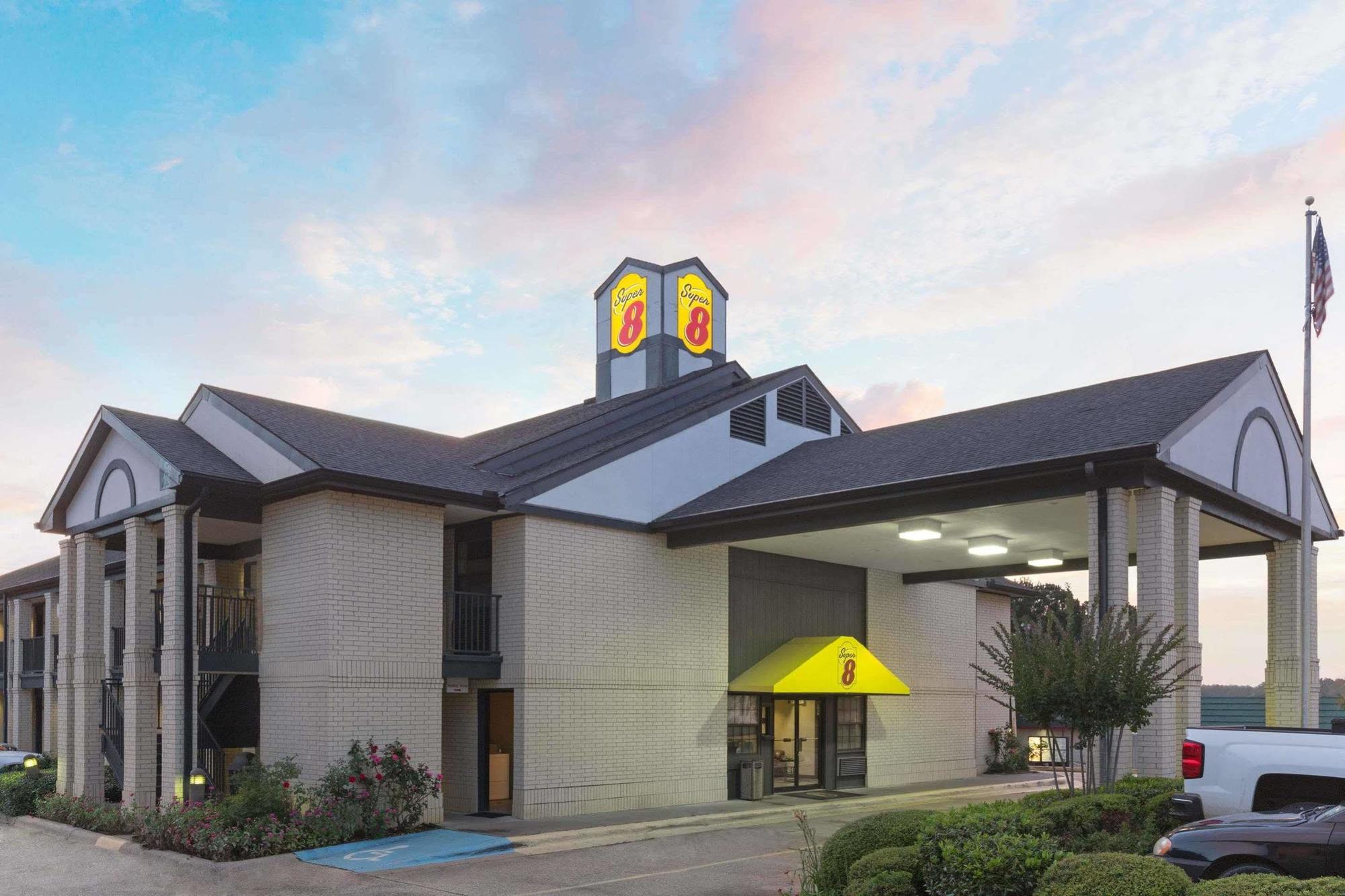 Super 8 By Wyndham Ruston Exterior foto