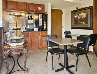 Super 8 By Wyndham Ruston Restaurante foto