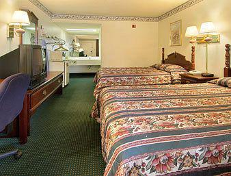 Super 8 By Wyndham Ruston Quarto foto